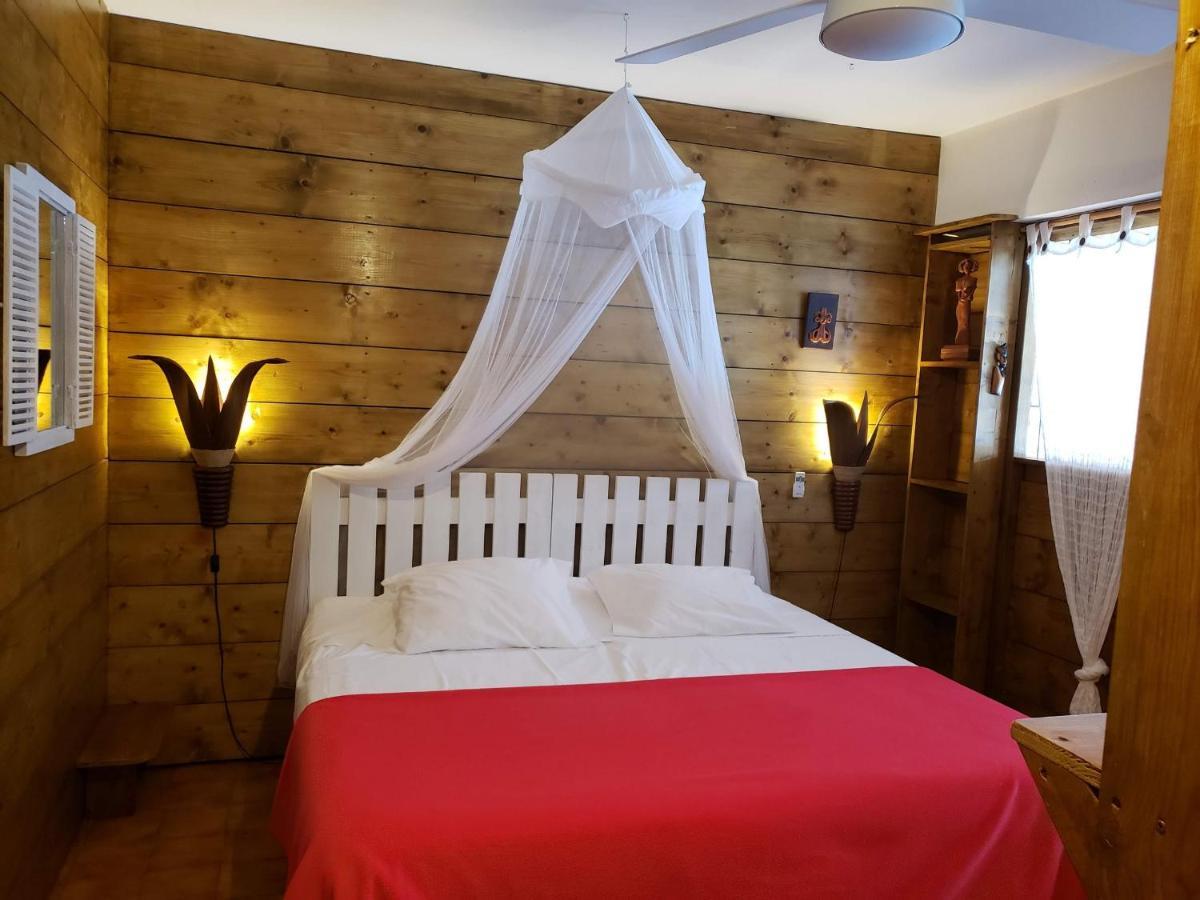Les Bananes Vertes Ecolodges Saint-Claude Exterior photo